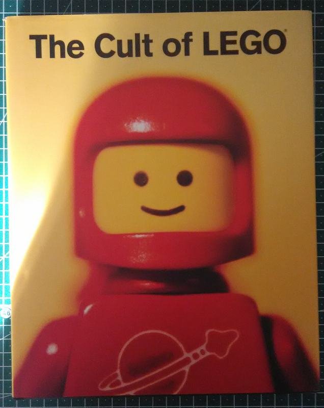 Copertina di The Cult of LEGO